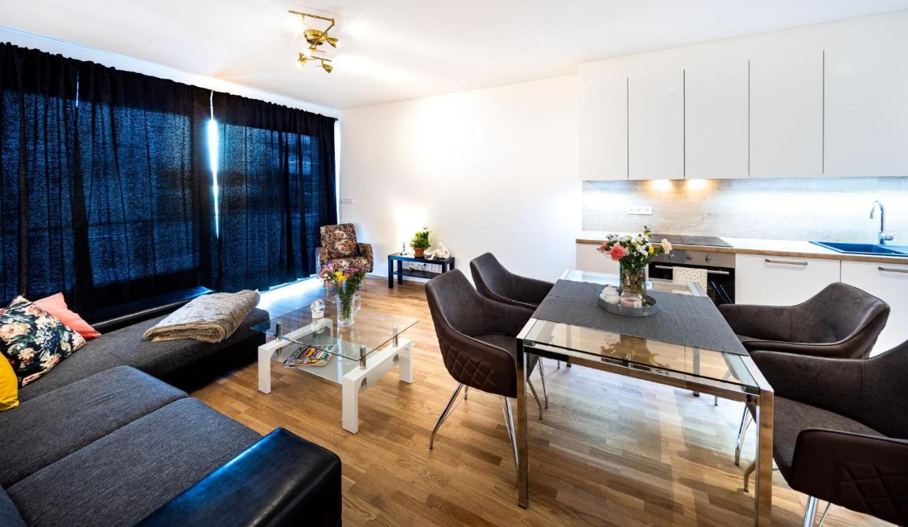 Silvie Apartments - Zlate Terasy Όλομουτς Εξωτερικό φωτογραφία
